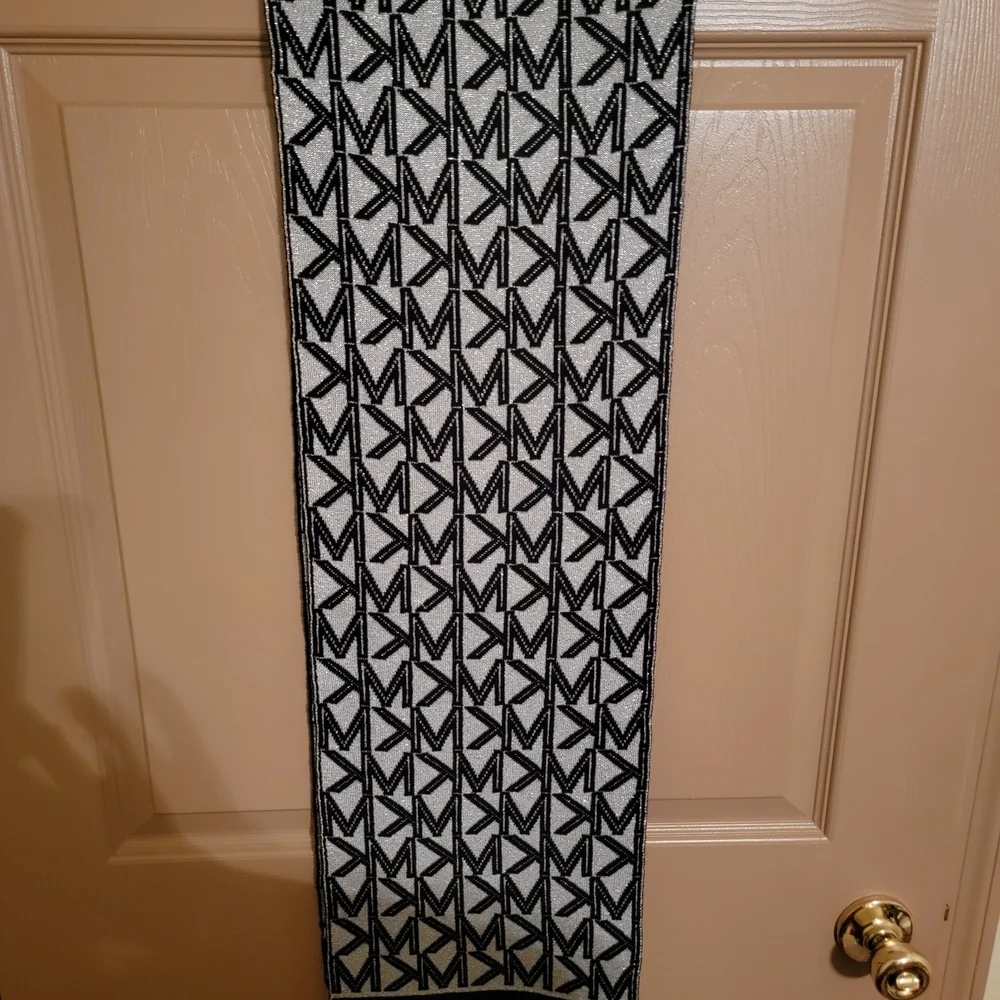 Michael Kors New  MK Logo Patterned Scarf. - Picture 2 of 2